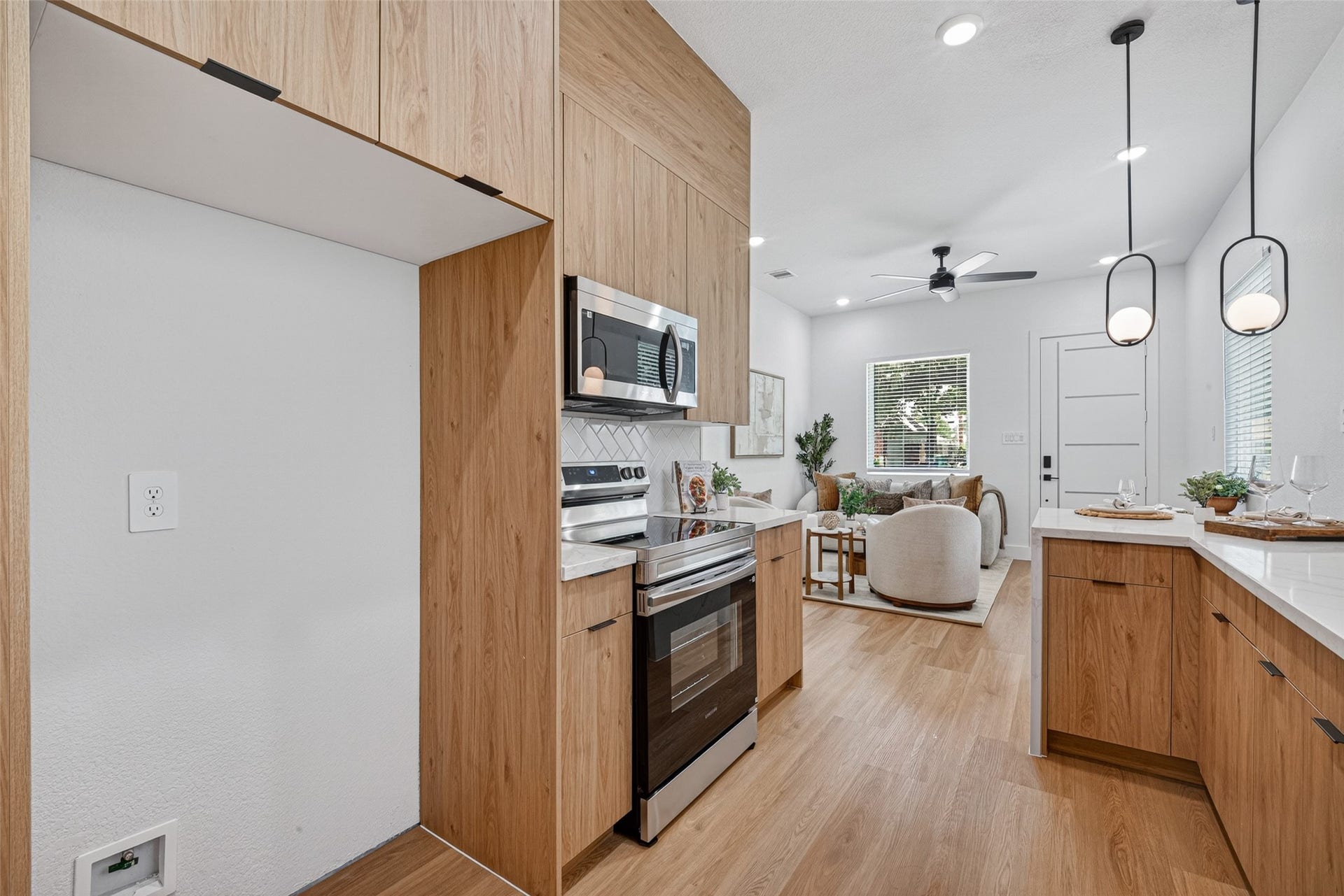 7840 Nashville Unit A/B Street, Houston, TX 77028 7840 Nashville Unit A/B Street, Houston, TX 77028