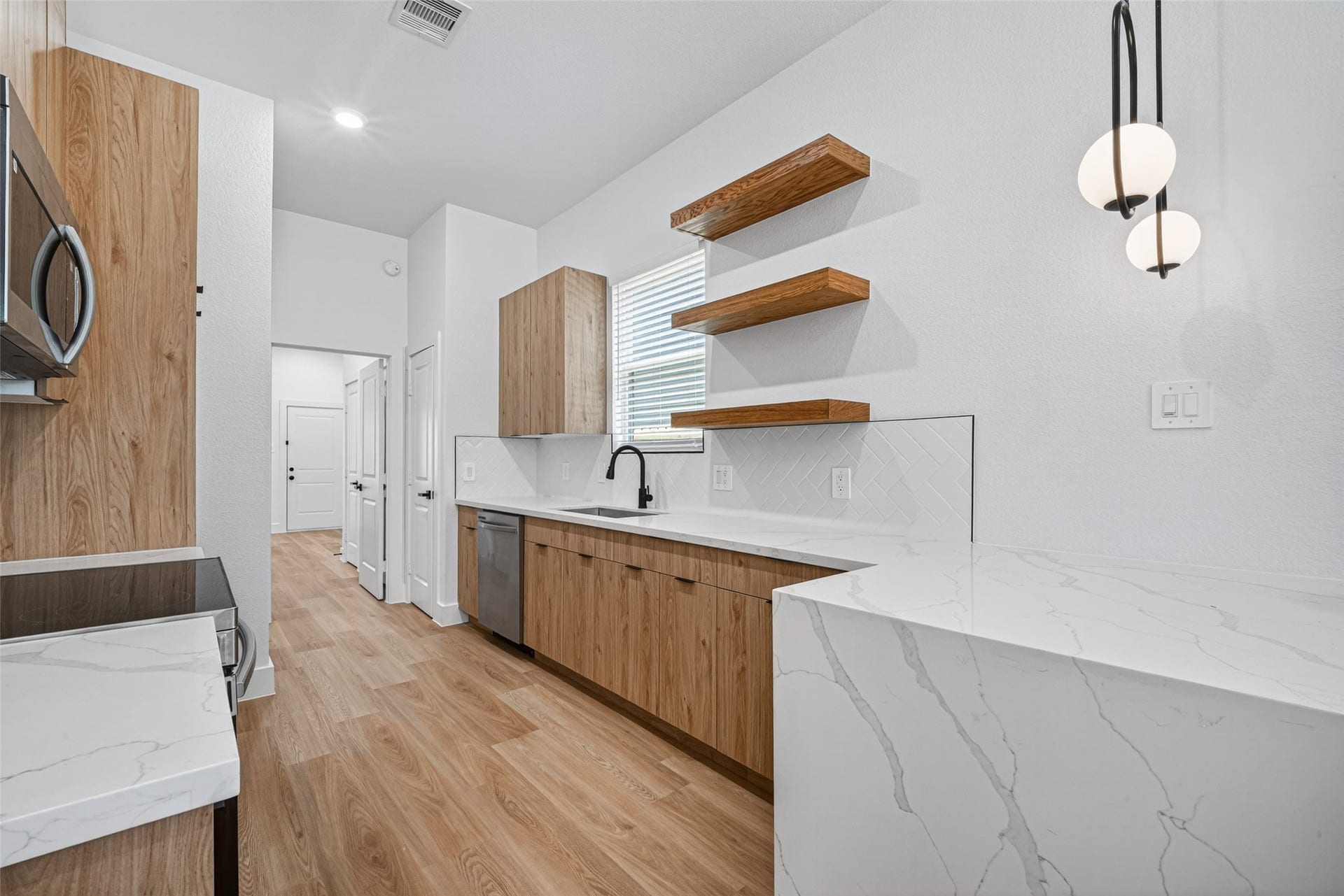 7840 Nashville Unit A/B Street, Houston, TX 77028 7840 Nashville Unit A/B Street, Houston, TX 77028