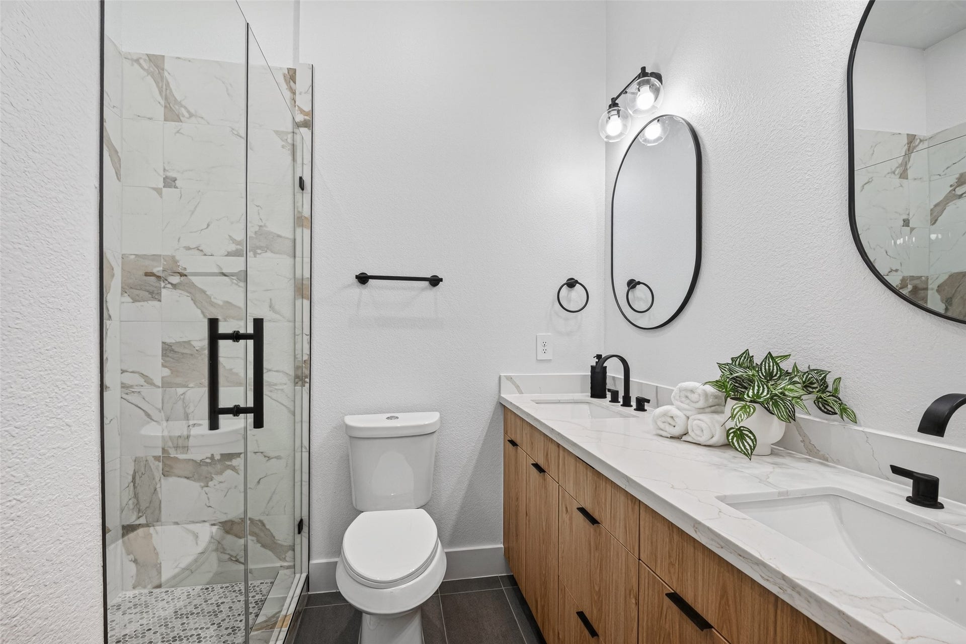 7840 Nashville Unit A/B Street, Houston, TX 77028 7840 Nashville Unit A/B Street, Houston, TX 77028