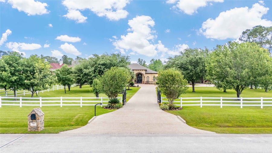 Property photo for 706 Saddle Creek Farms Drive, Crosby, TX