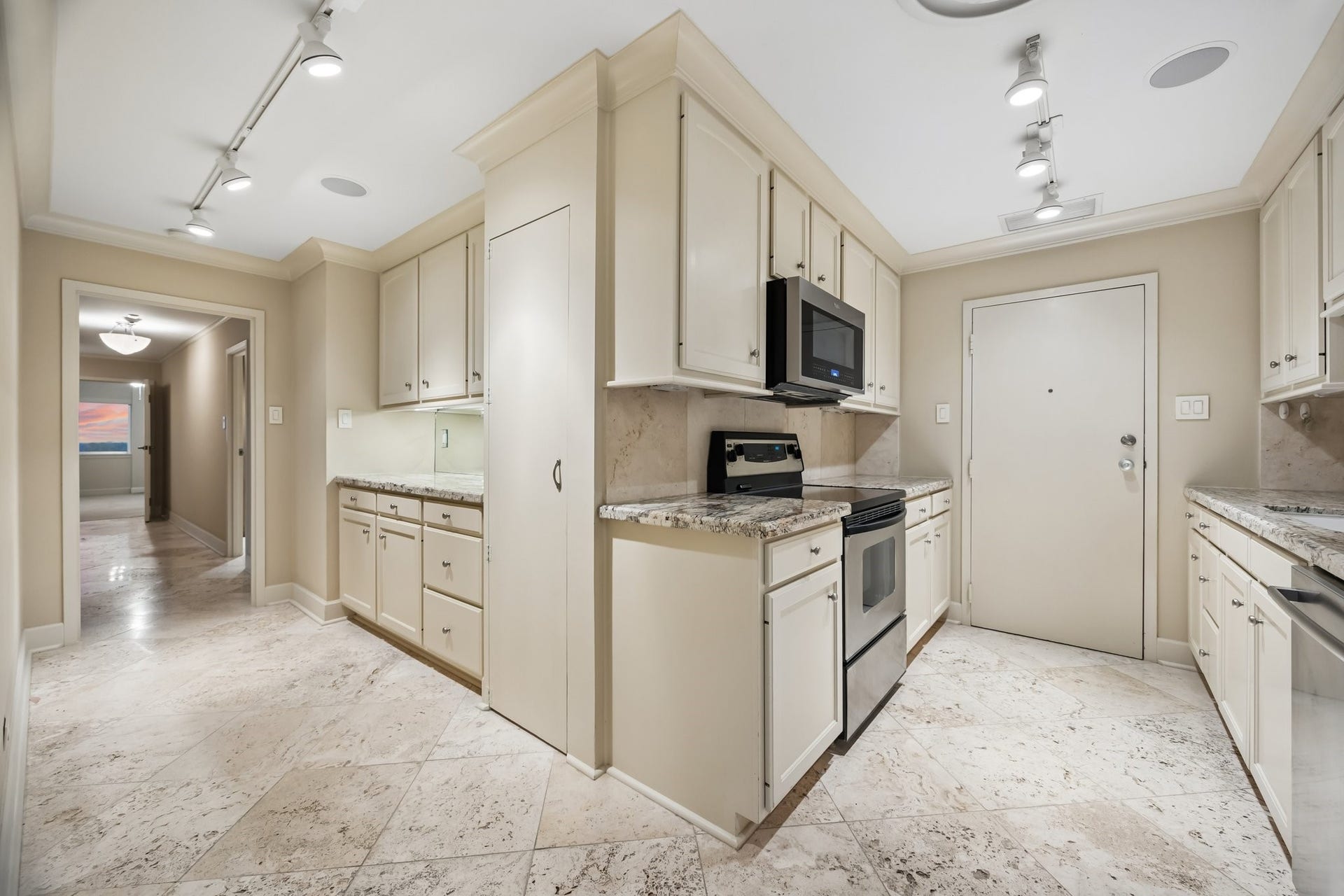 2929 Buffalo Speedway, #A902, Houston, TX 77098 2929 Buffalo Speedway, #A902, Houston, TX 77098