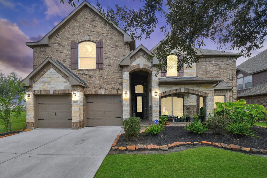 Property photo for 3421 Brentwood Lane, Pearland, TX