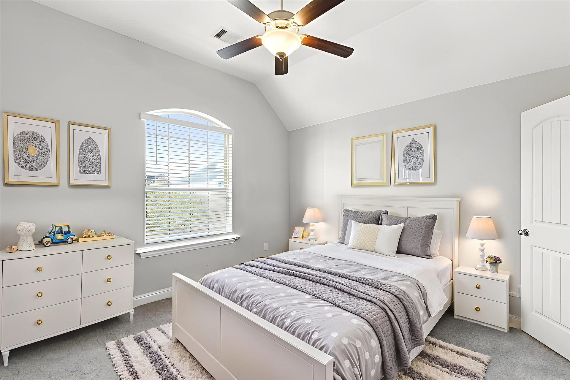 1619 Dove Ridge Drive, Katy, TX 77493 This comfortable secondary bedroom offers a bright and inviting space, featuring a beautiful large window. Virtually staged so you can imagine the possibilities.