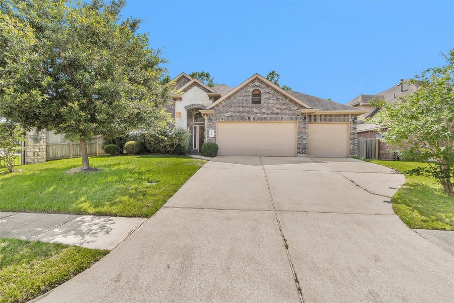 Property photo for 138 Meadow Landing Drive, Conroe, TX