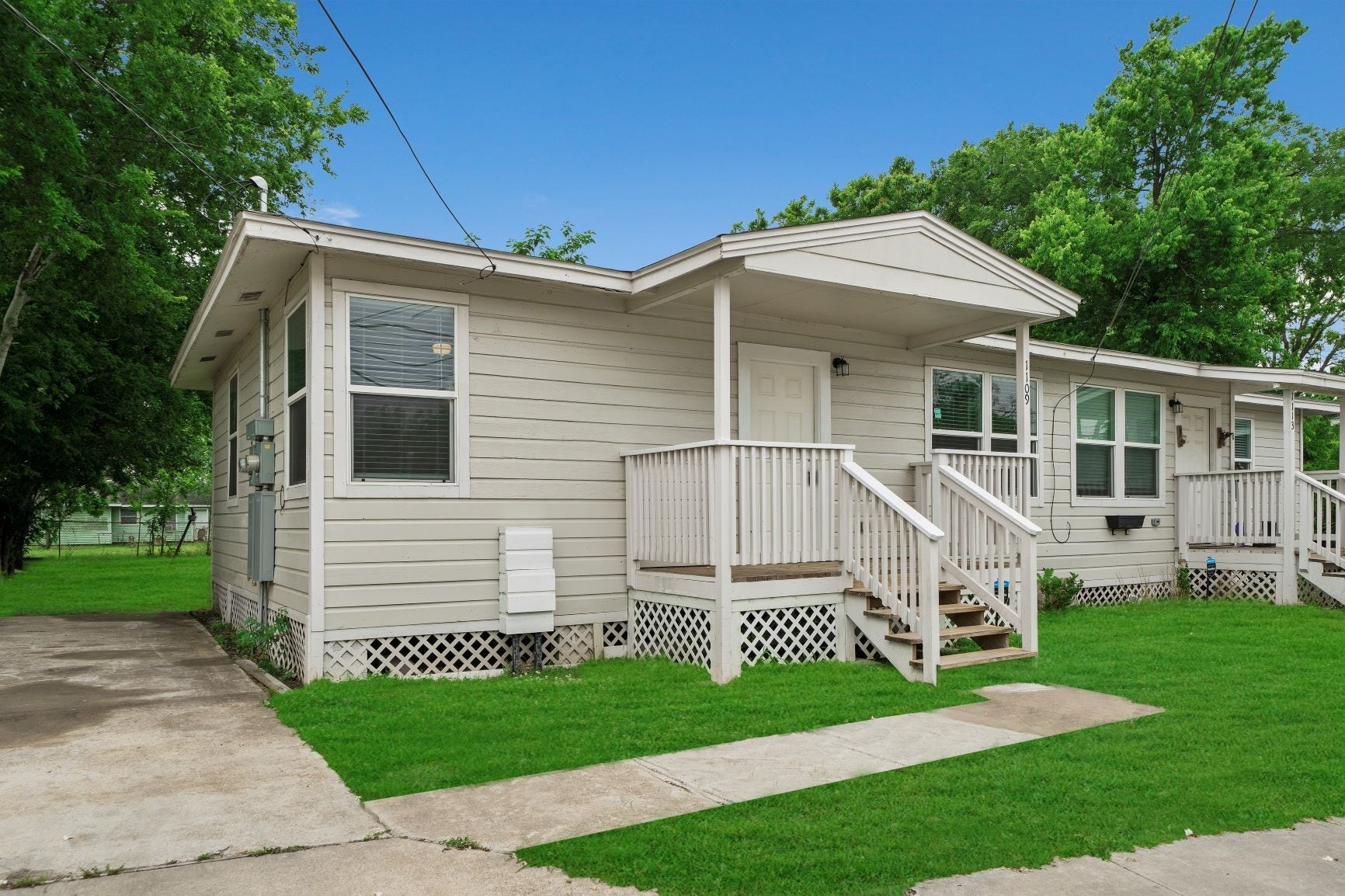 1109 W 10th Street, Freeport, TX 77541