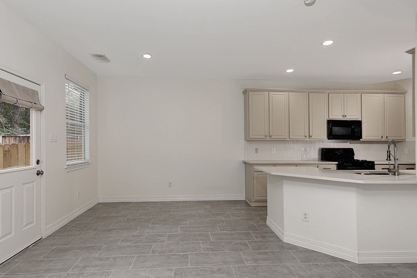 7 Peach Ridge Drive, The Woodlands, TX 77382 7 Peach Ridge Drive, The Woodlands, TX 77382