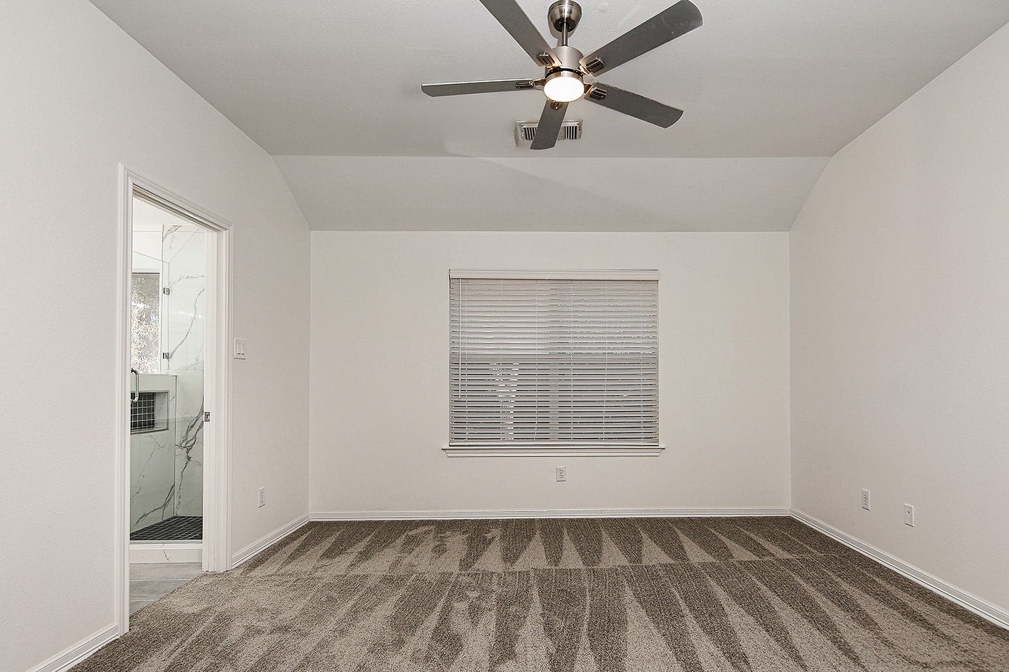 7 Peach Ridge Drive, The Woodlands, TX 77382 7 Peach Ridge Drive, The Woodlands, TX 77382