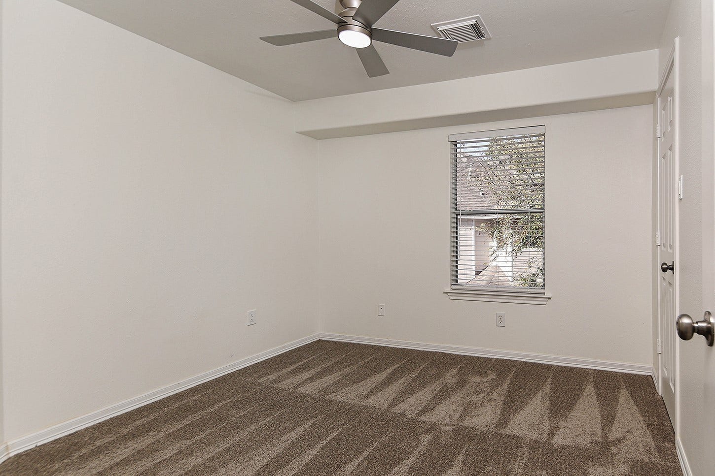 7 Peach Ridge Drive, The Woodlands, TX 77382 7 Peach Ridge Drive, The Woodlands, TX 77382