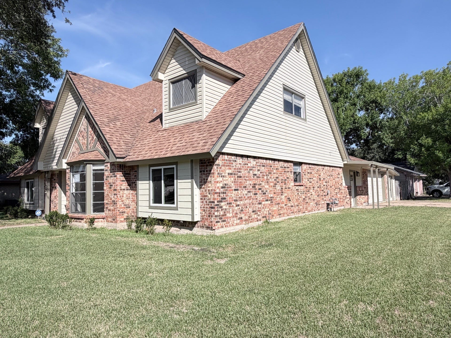 113 Buttercup Street Street, Lake Jackson, TX 77566 113 Buttercup Street Street, Lake Jackson, TX 77566