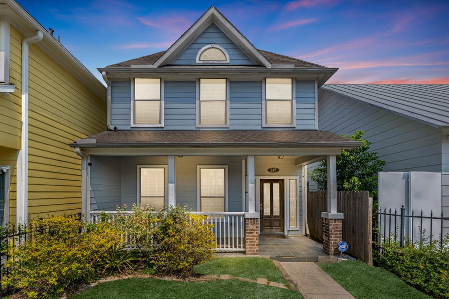 Property photo for 247 W 25th Street, Houston, TX