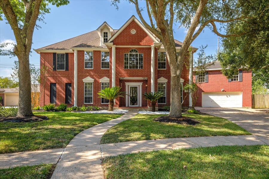 Property photo for 1802 Cloud Croft Drive, Friendswood, TX