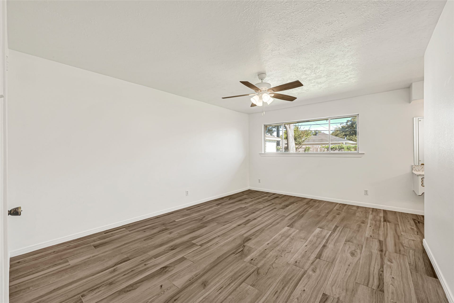 1611 Droxford Drive, Houston, TX 77008