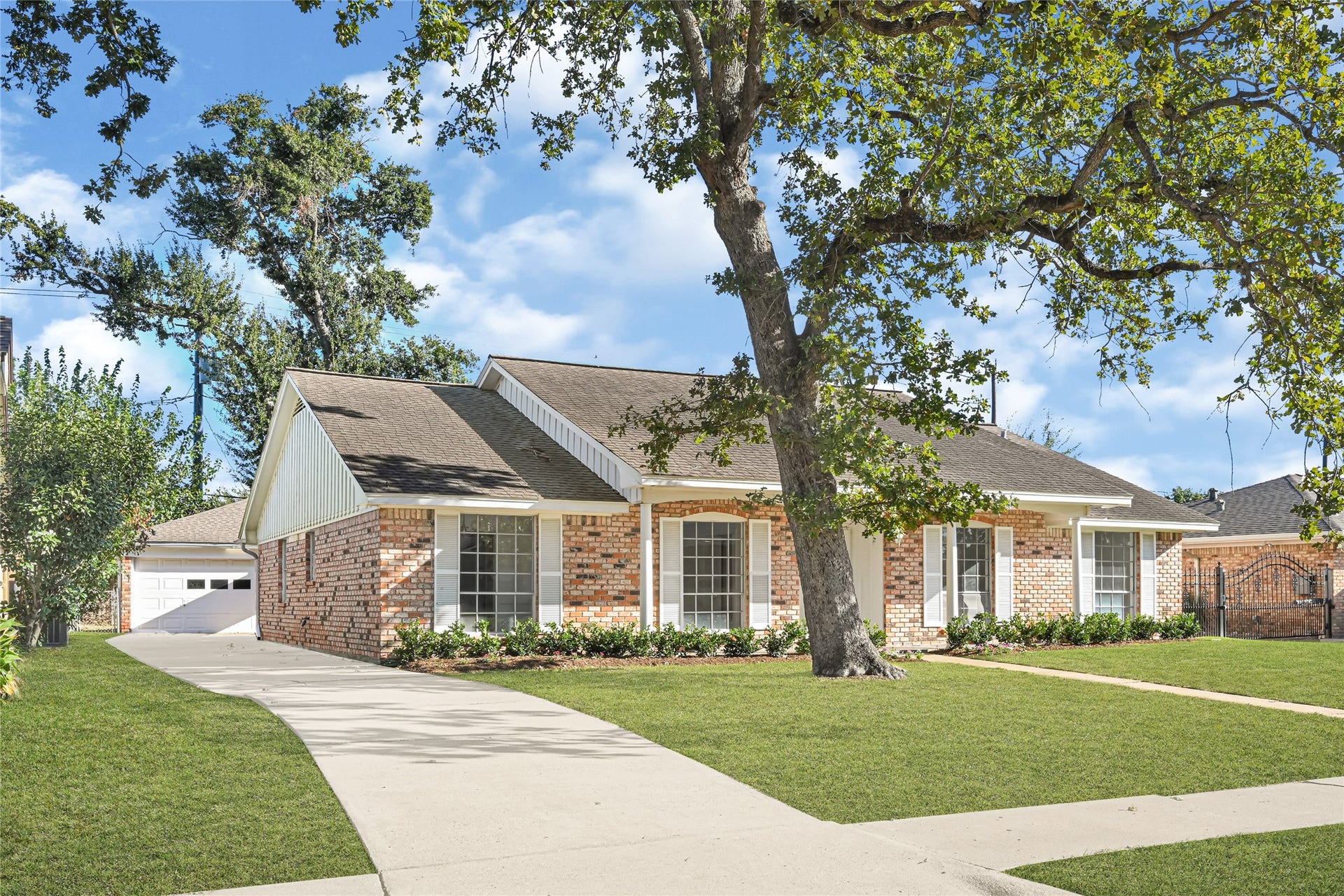 1611 Droxford Drive, Houston, TX 77008