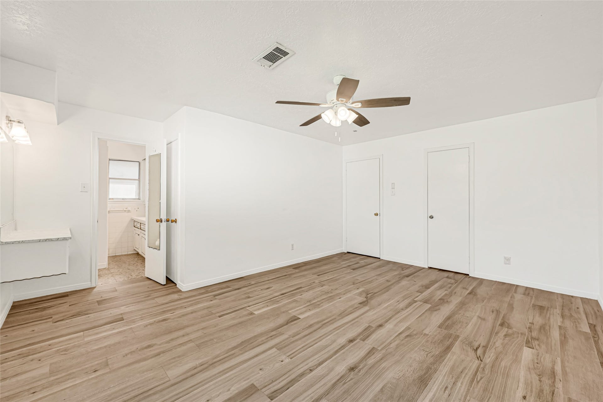1611 Droxford Drive, Houston, TX 77008