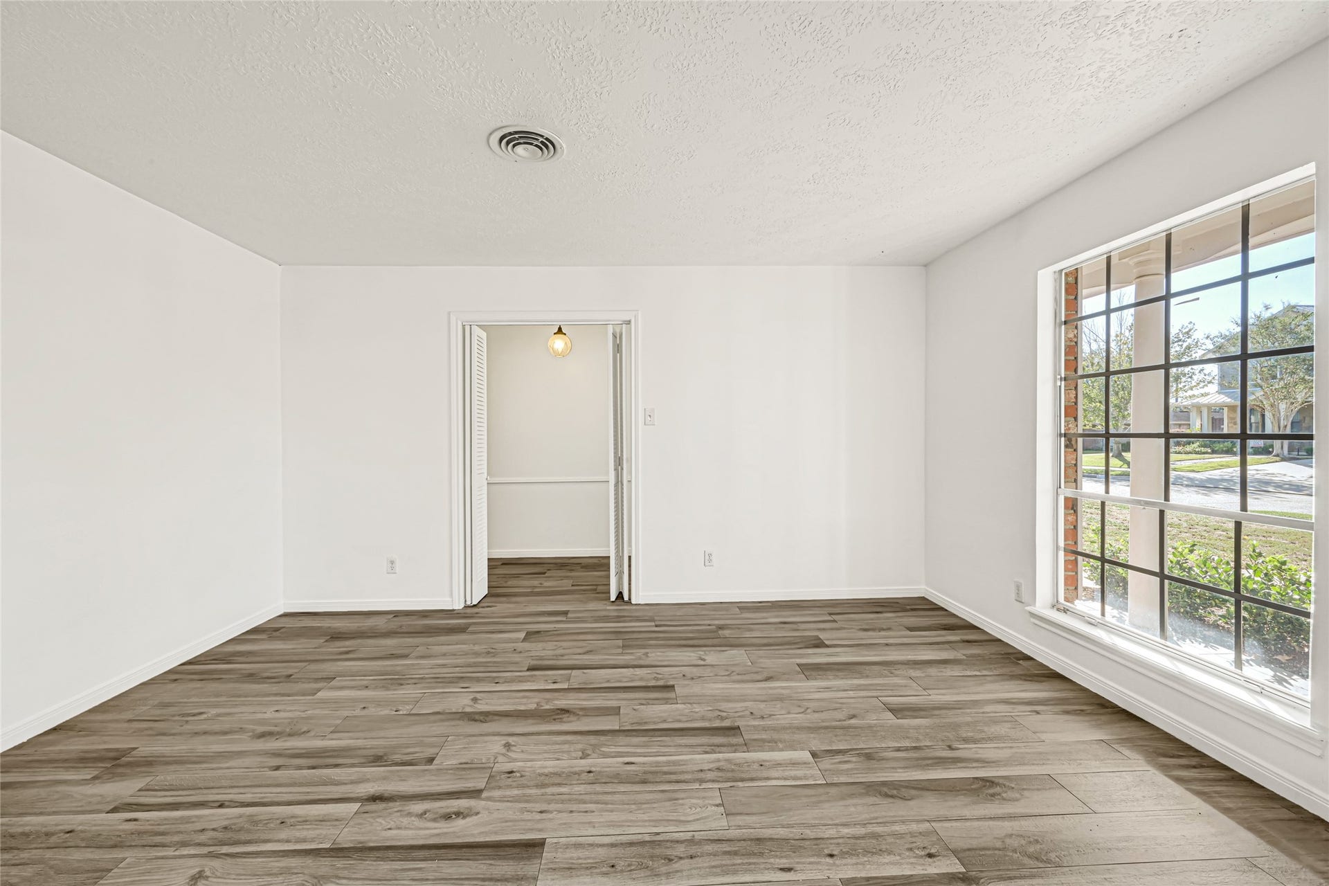 1611 Droxford Drive, Houston, TX 77008