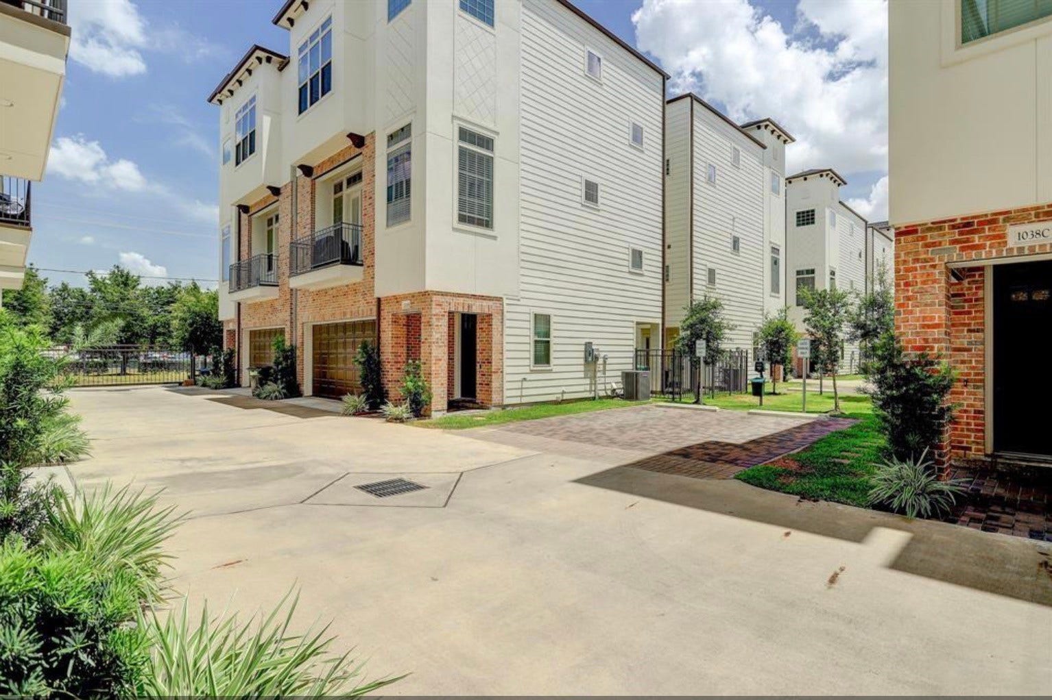 1040 W 26 Street, #B, Houston, TX 77008 1040 W 26 Street, #B, Houston, TX 77008