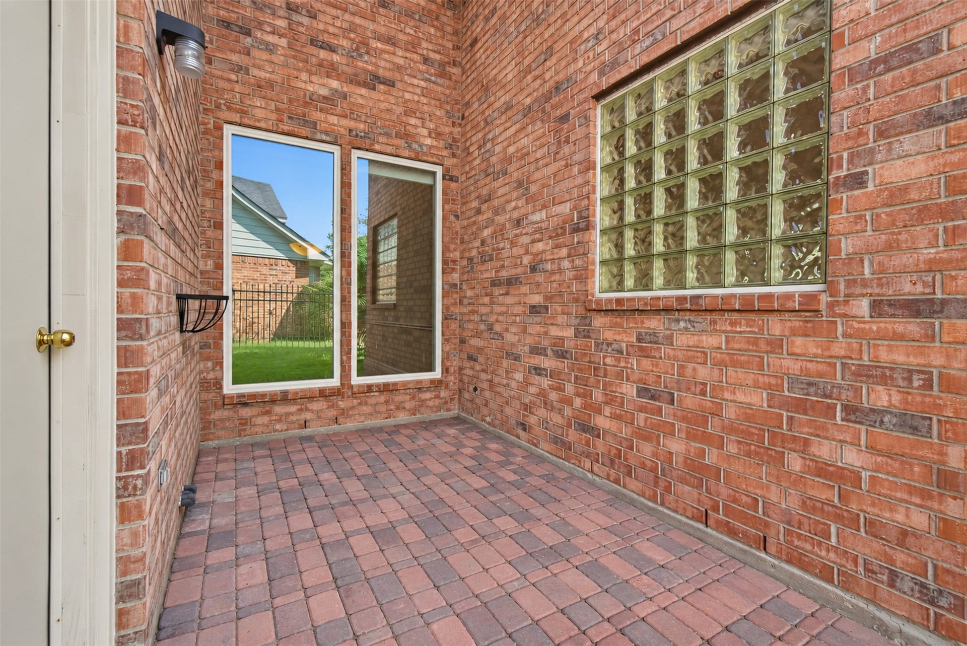 2319 River Rock Trail, Houston, TX 77345 2319 River Rock Trail, Houston, TX 77345