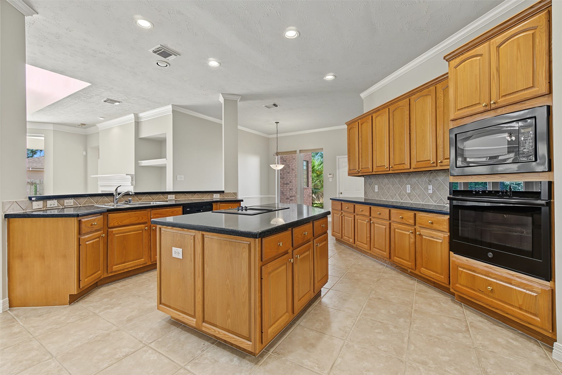 2319 River Rock Trail, Houston, TX 77345 2319 River Rock Trail, Houston, TX 77345
