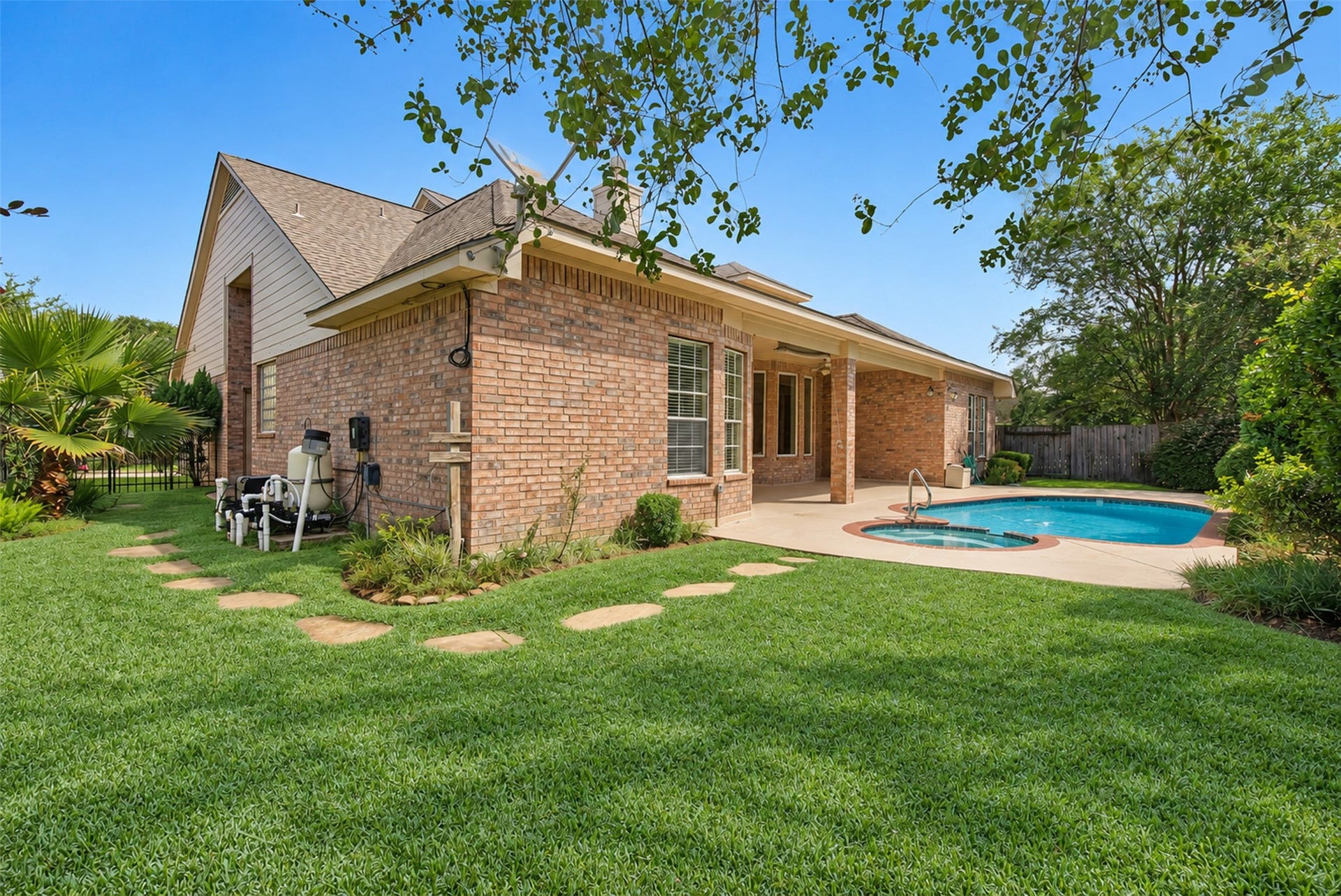 2319 River Rock Trail, Houston, TX 77345 2319 River Rock Trail, Houston, TX 77345