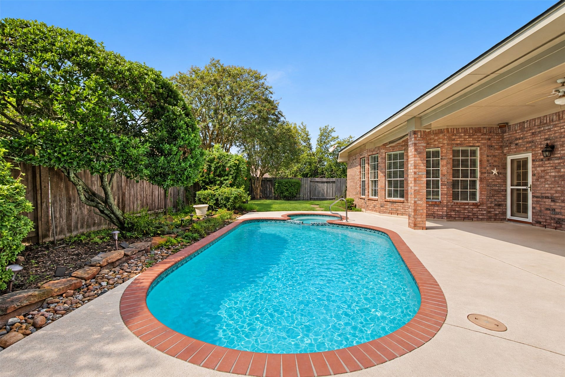 2319 River Rock Trail, Houston, TX 77345 2319 River Rock Trail, Houston, TX 77345