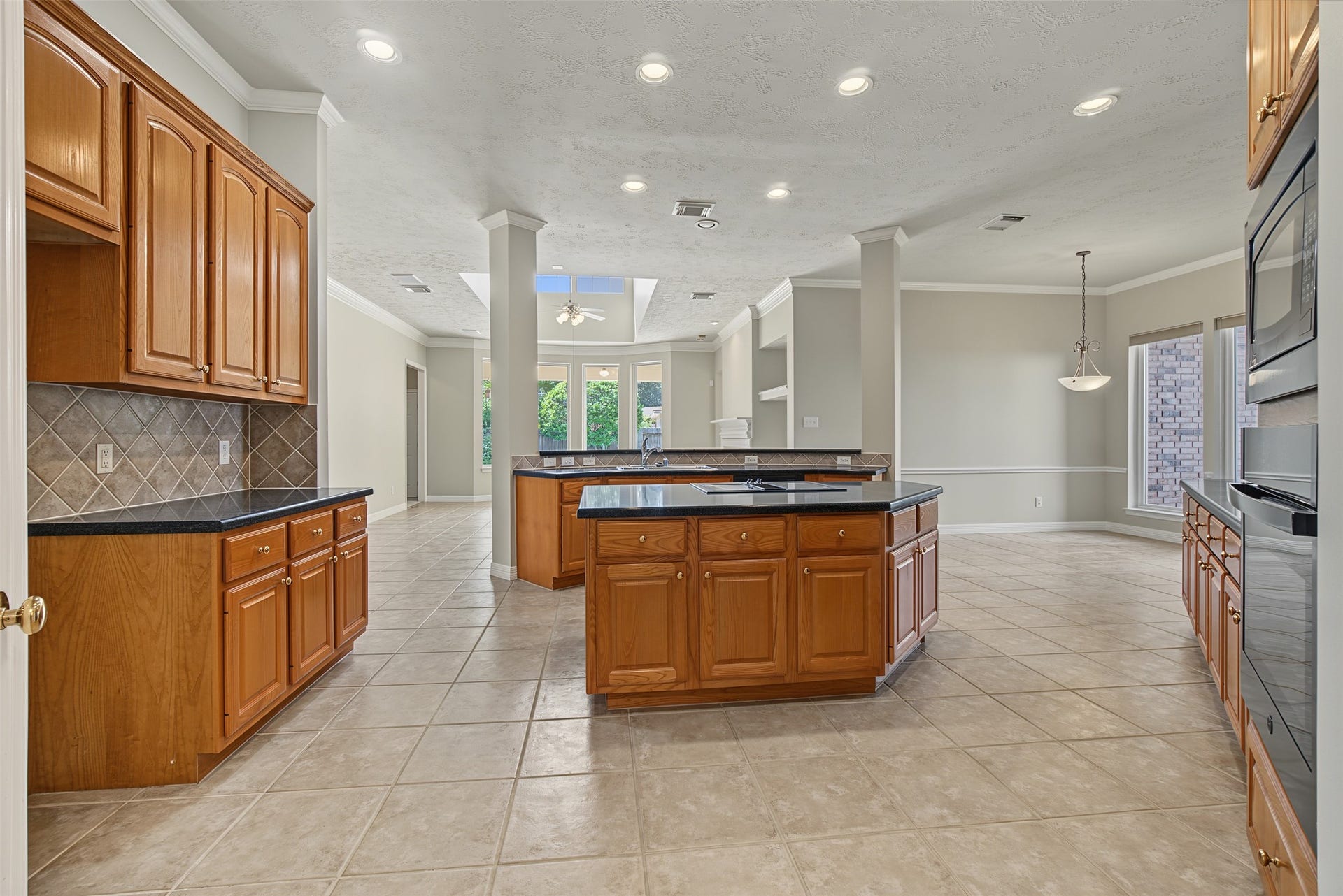 2319 River Rock Trail, Houston, TX 77345 2319 River Rock Trail, Houston, TX 77345