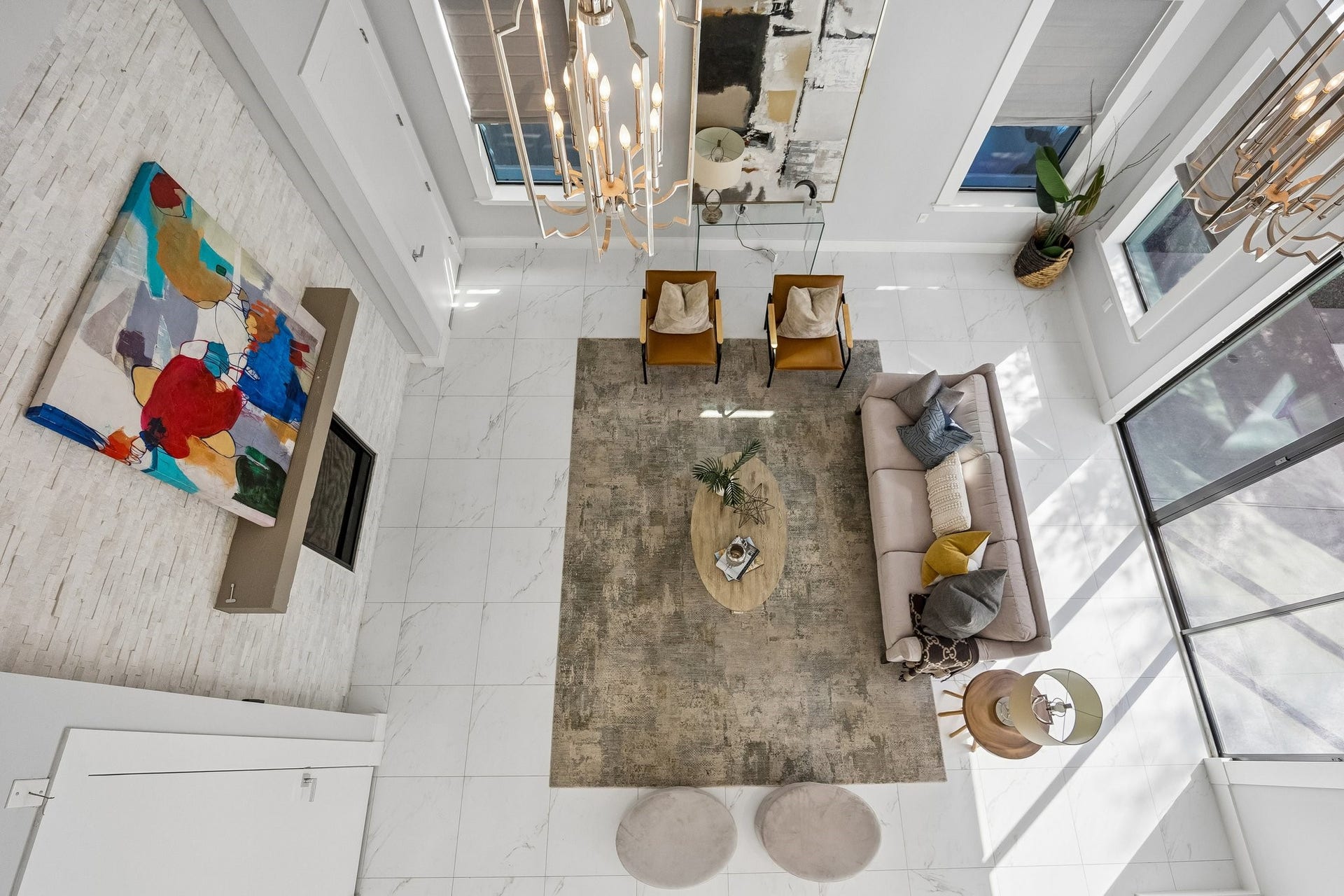 1959 Portsmouth Street, Houston, TX 77098 With a loft-style landing area on the
second floor, you can see just how
high these ceilings soar!
