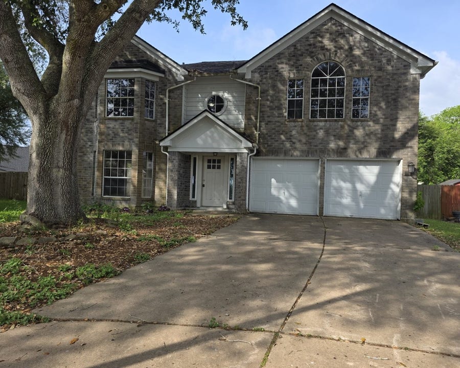 Property photo for 129 Corral Court, Angleton, TX