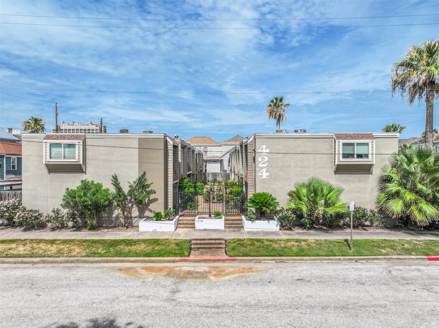 Property photo for 424 15th Street, #113, Galveston, TX