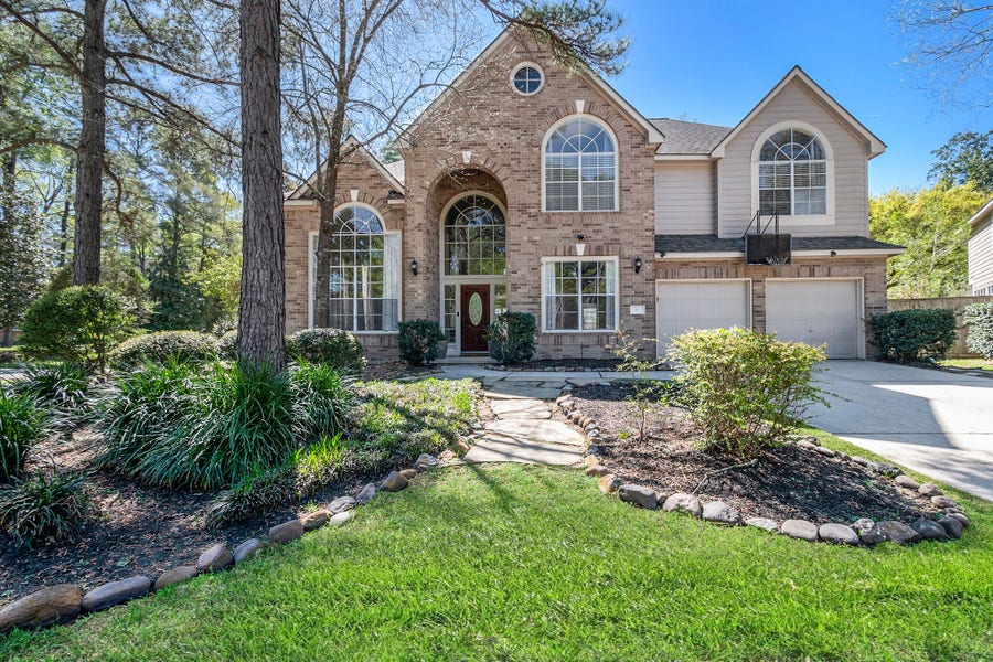 Property photo for 15 Larks Aire Place, The Woodlands, TX