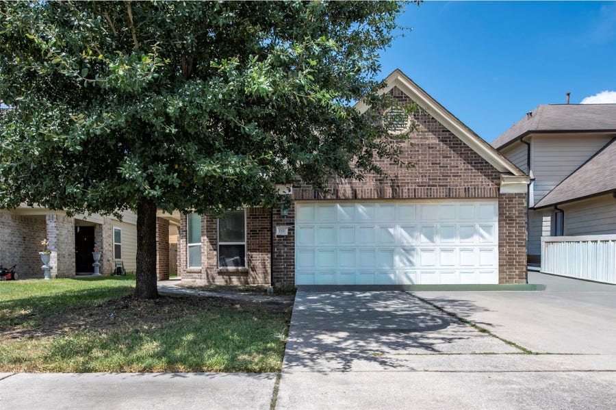 Property photo for 11027 E Fall Fern Circle, Houston, TX