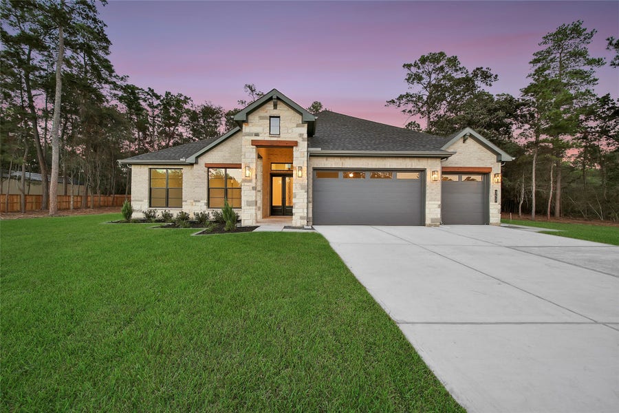Property photo for 352 Louvenia Court, Pinehurst, TX