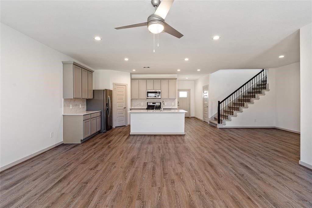 29318 Hoelzen Hollow Drive, Katy, TX 77494