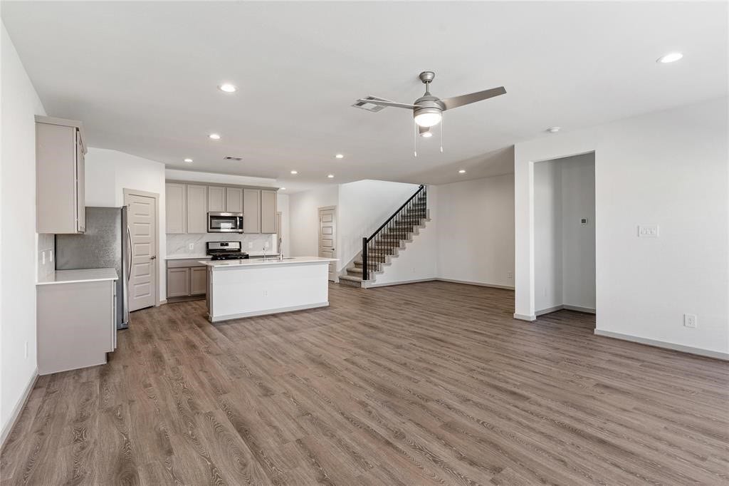 29318 Hoelzen Hollow Drive, Katy, TX 77494