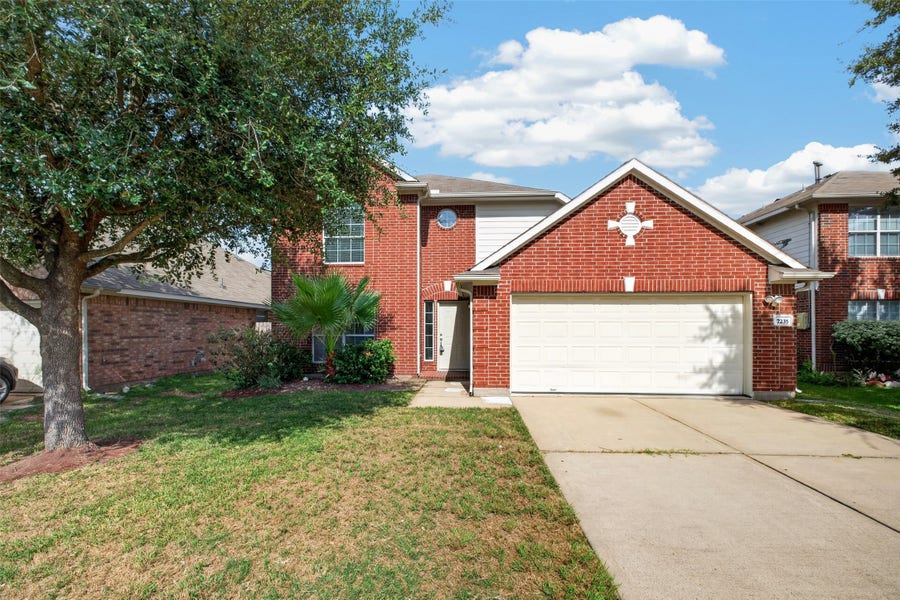 Property photo for 7235 Glacier Creek Drive, Houston, TX