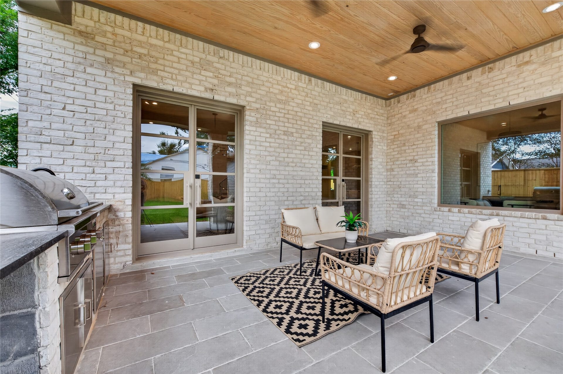 515 W 33rd Street, Houston, TX 77018 515 W 33rd Street, Houston, TX 77018