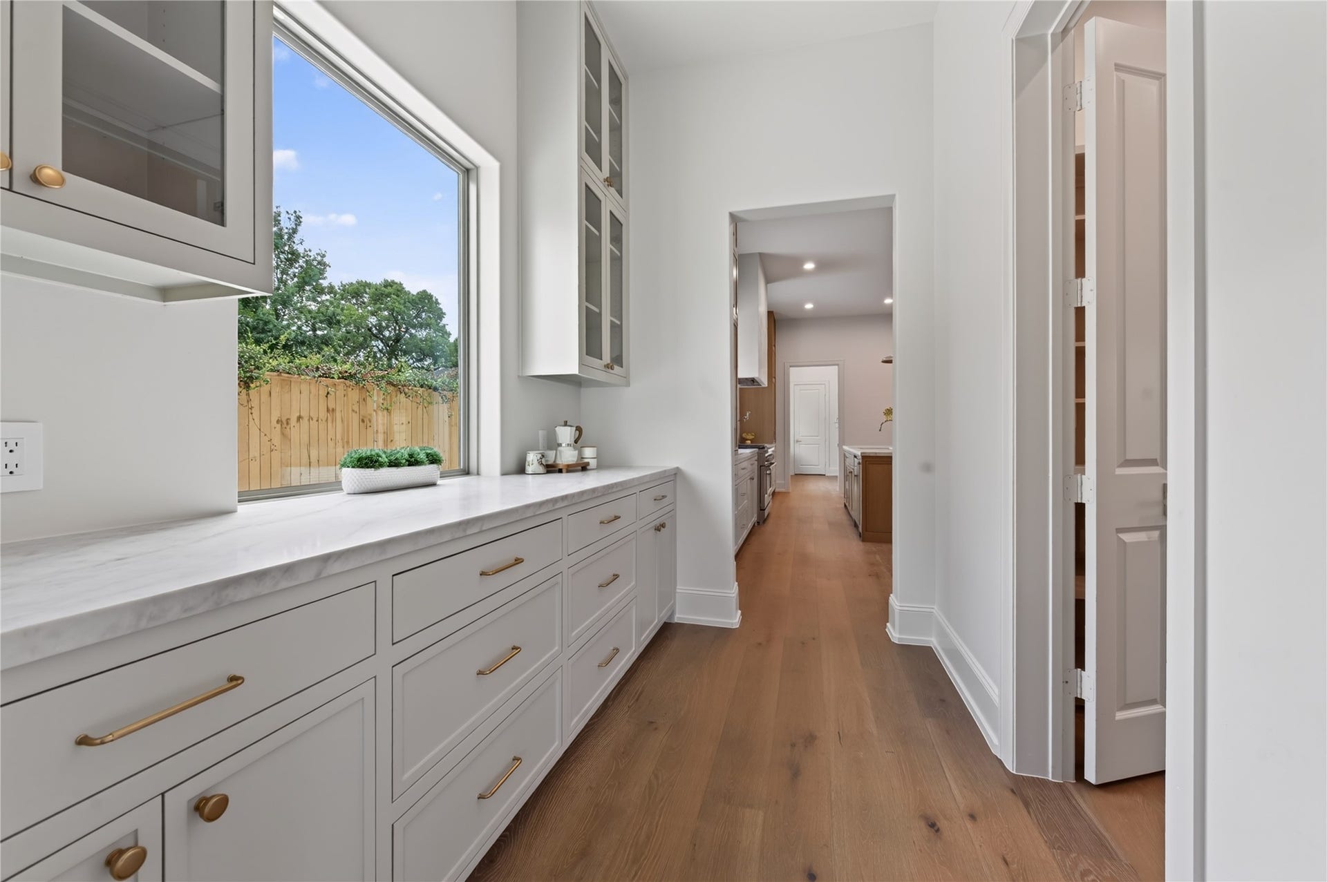 515 W 33rd Street, Houston, TX 77018 515 W 33rd Street, Houston, TX 77018