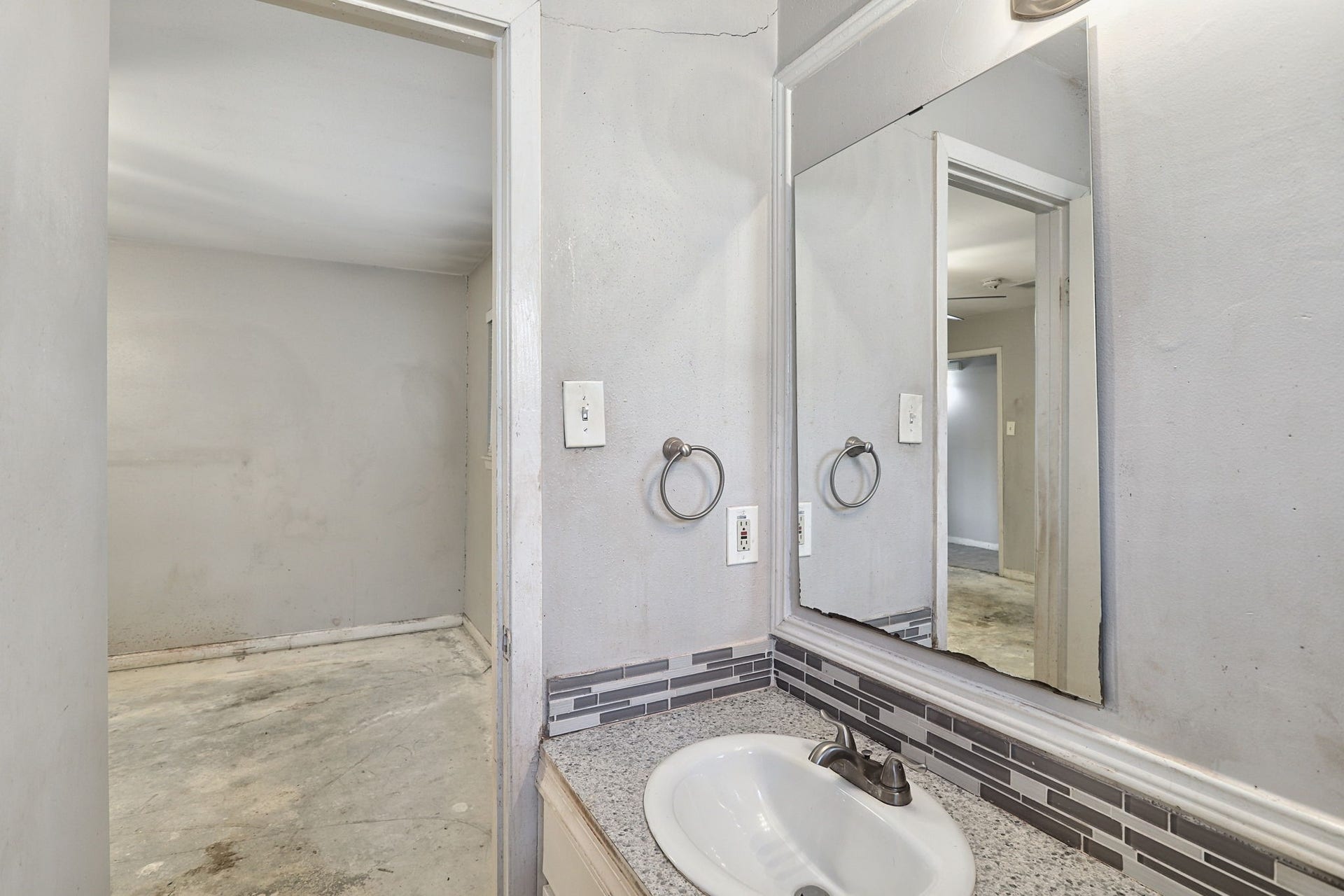 6719 Indian Falls Drive, Missouri City, TX 77489 6719 Indian Falls Drive, Missouri City, TX 77489
