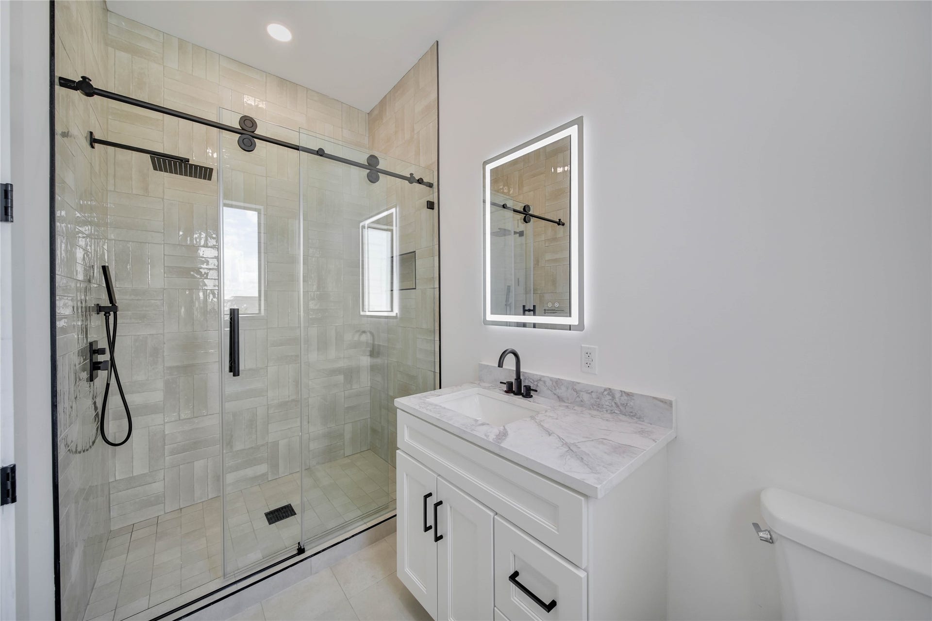 19006 Grandview Court, Montgomery, TX 77356 19006 Grandview Court, Montgomery, TX 77356