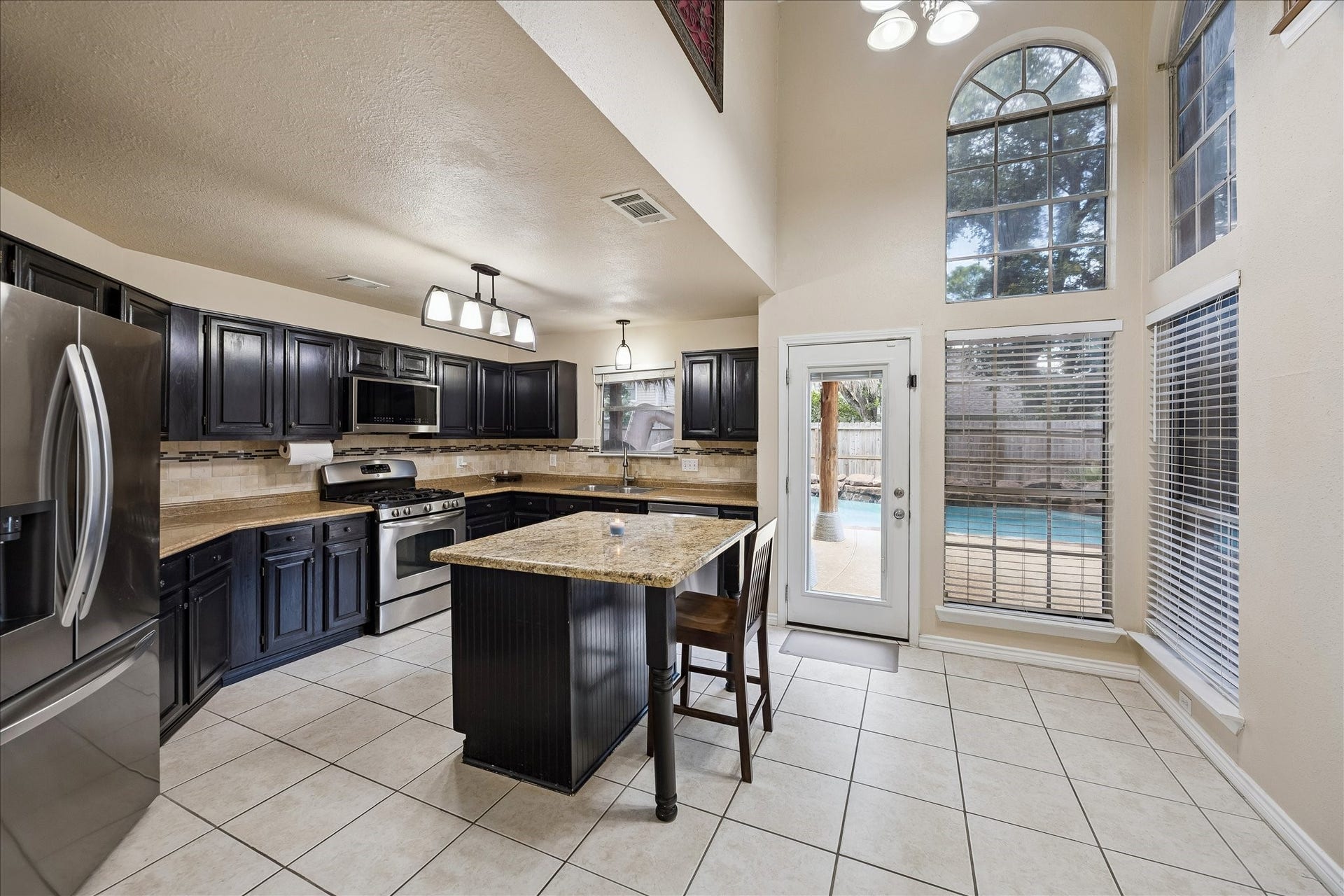 2915 Tower Bridge Court, Pearland, TX 77581