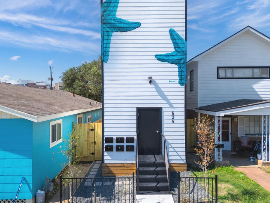 Property photo for 624 Avenue H, Galveston, TX