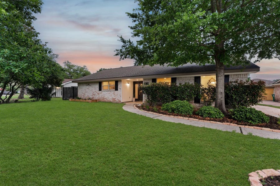 Property photo for 1918 Stebbins Drive, Houston, TX