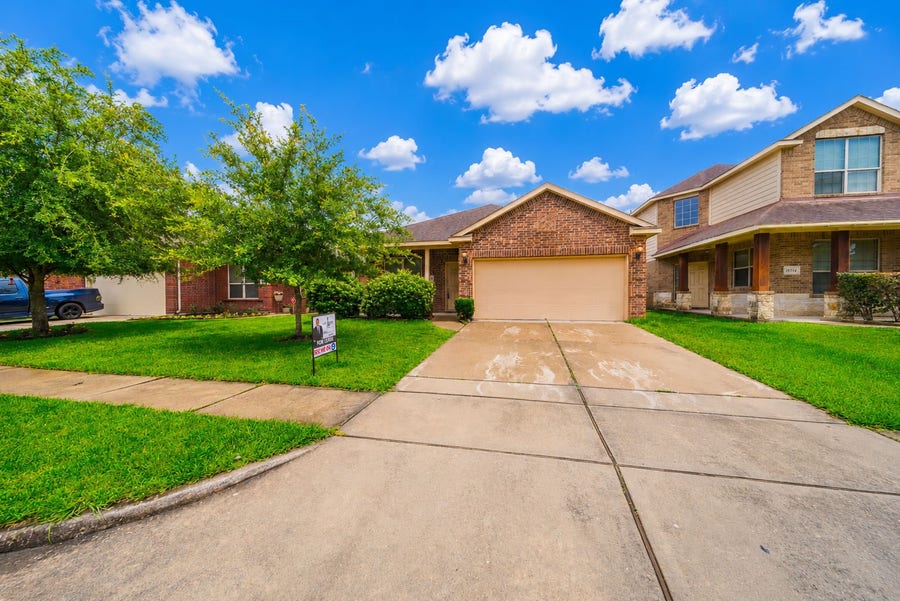 Property photo for 15718 Egret Field Lane, Houston, TX