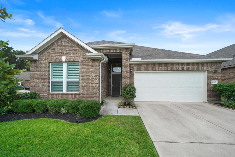 Property photo for 10003 Cimarron Canyon Lane, Magnolia, TX