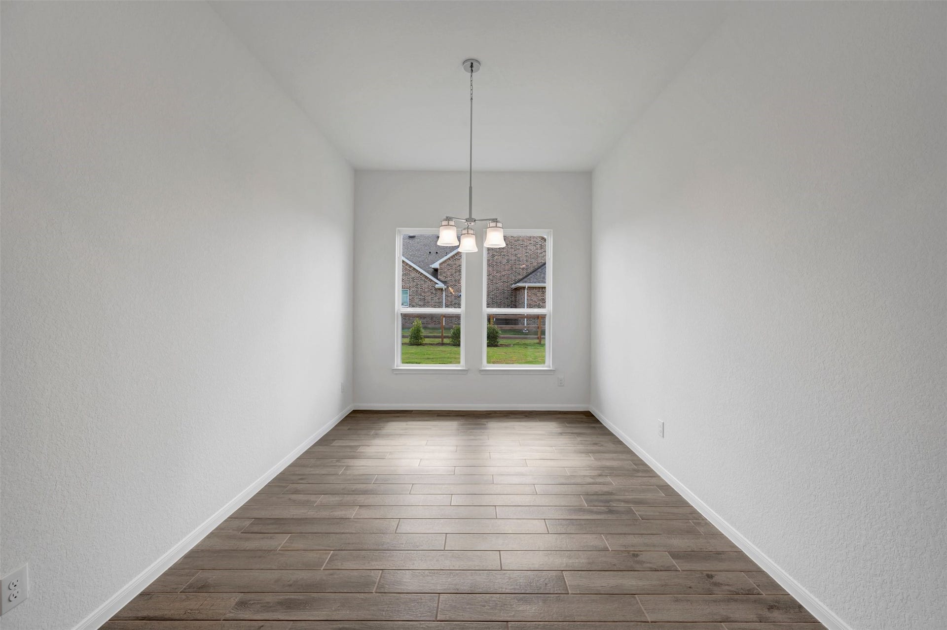 5033 Bluebell Way, Waller, TX 77484 Sun-lit dining area