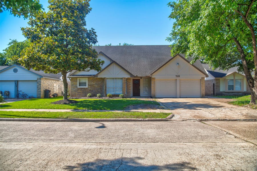 Property photo for 7330 Fuchsia Lane, Humble, TX