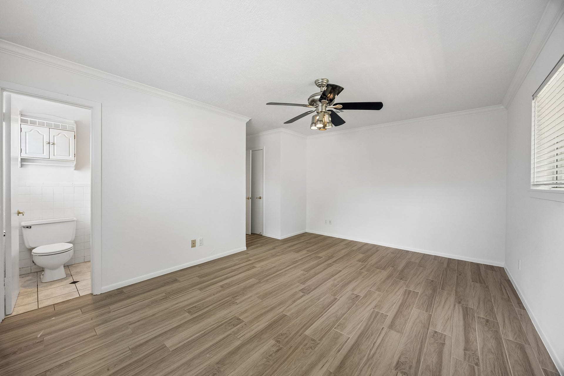 4406 Goldfinch Street, Houston, TX 77035
