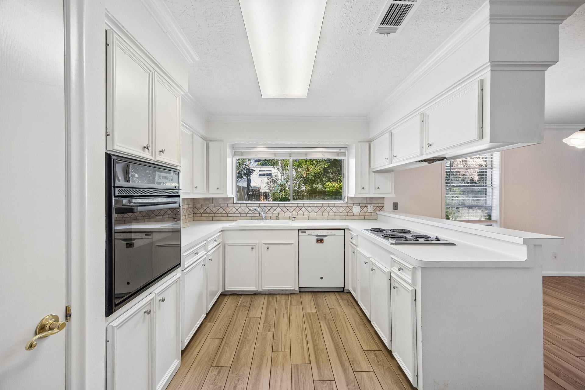 4406 Goldfinch Street, Houston, TX 77035