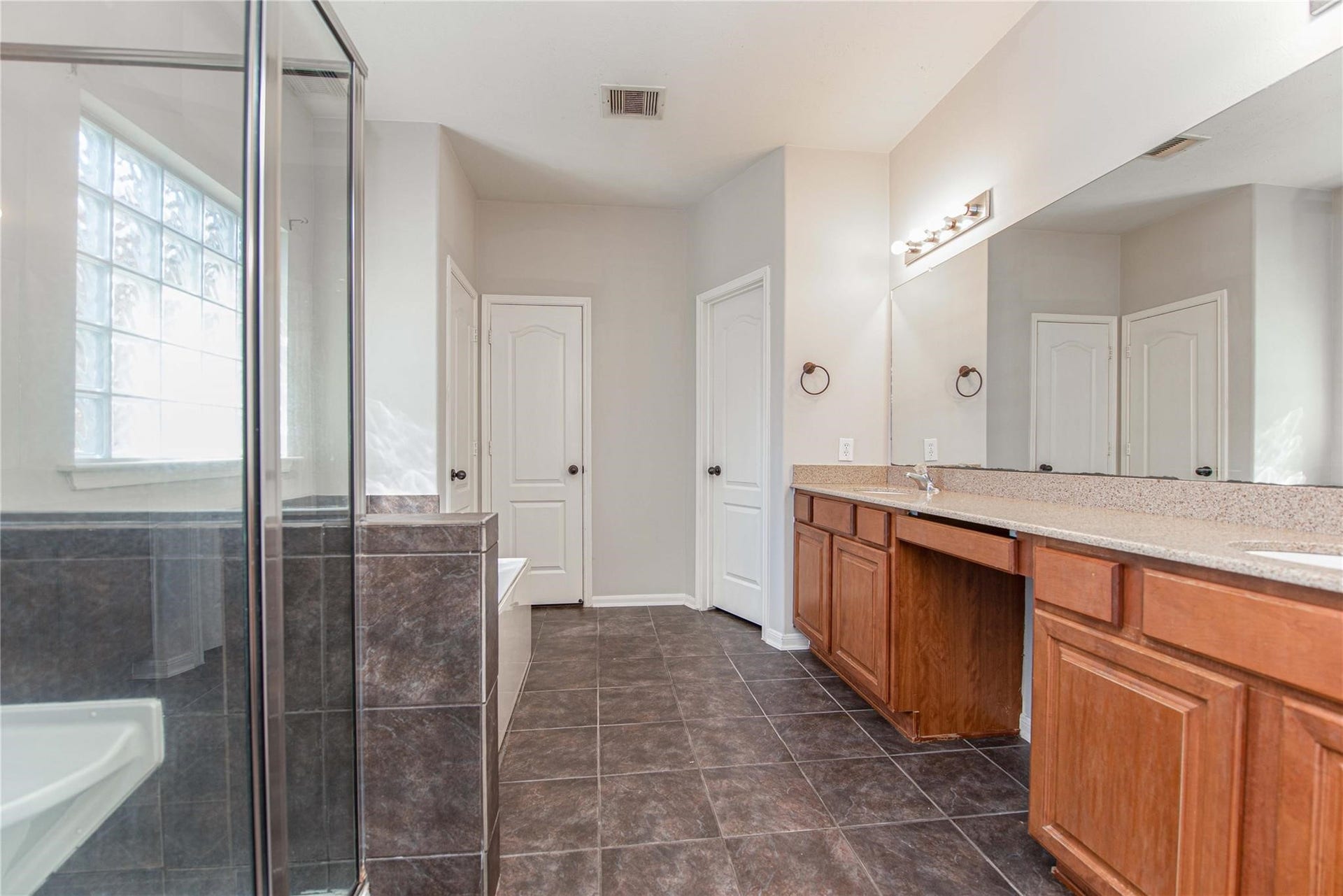 3118 Rosholt Drive, Spring, TX 77386 3118 Rosholt Drive, Spring, TX 77386