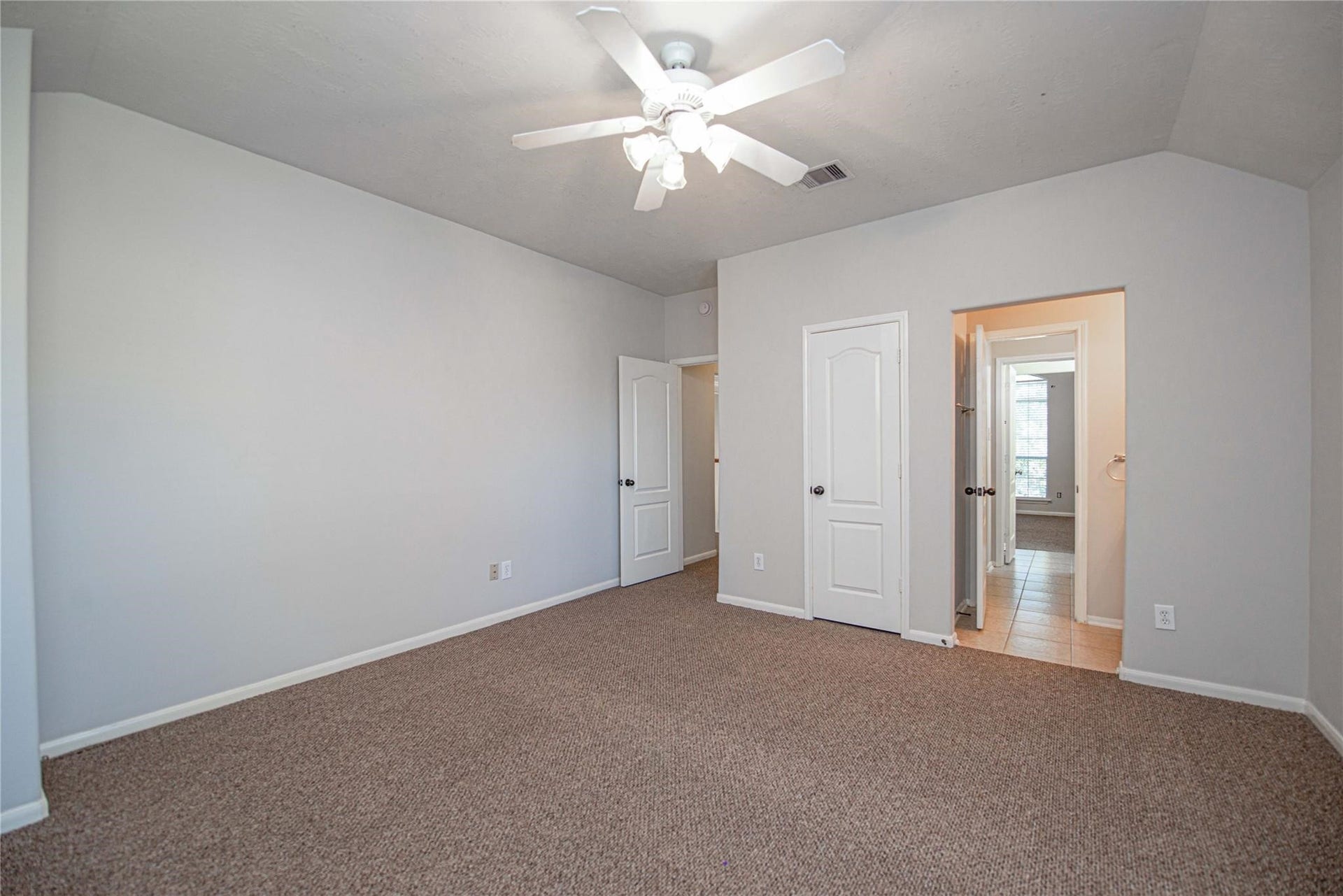3118 Rosholt Drive, Spring, TX 77386 3118 Rosholt Drive, Spring, TX 77386