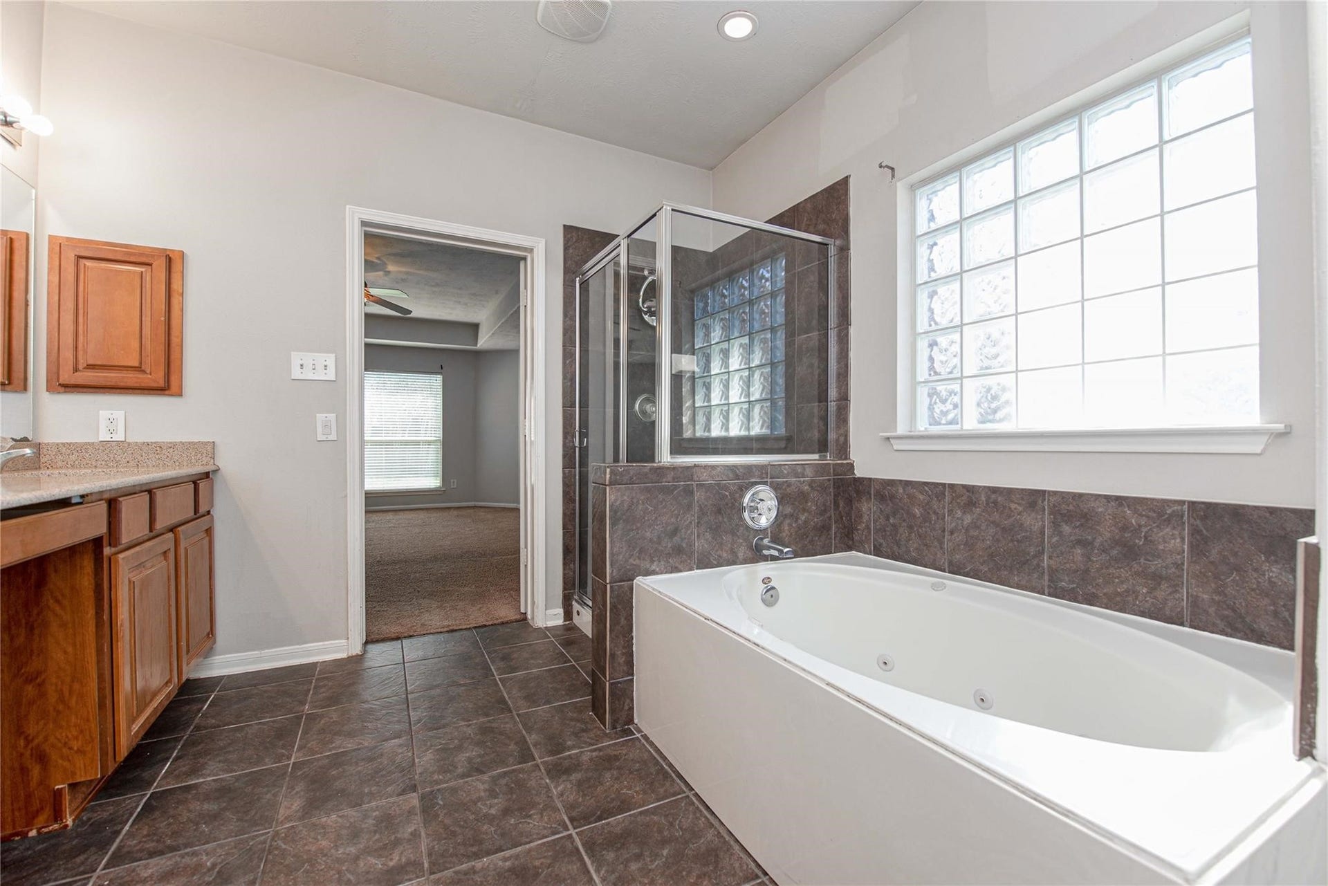 3118 Rosholt Drive, Spring, TX 77386 3118 Rosholt Drive, Spring, TX 77386